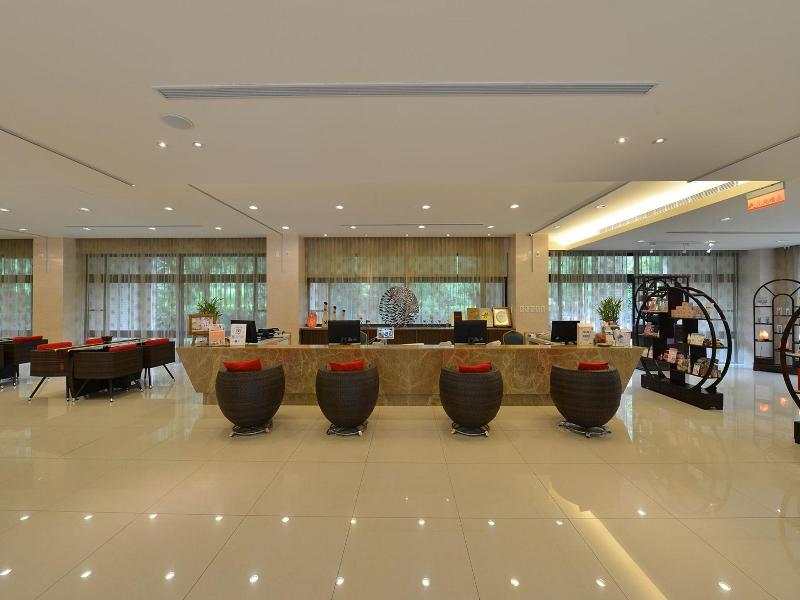 Tai-Yi Red Maple Resort image