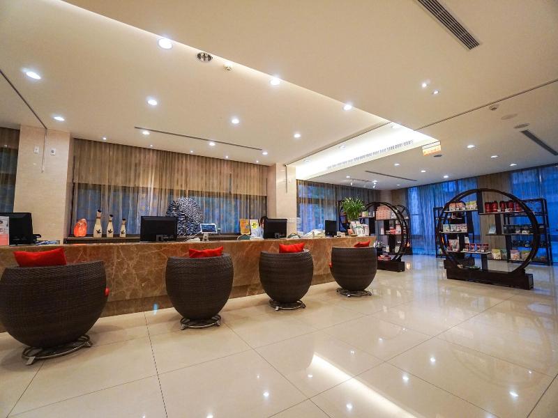Tai-Yi Red Maple Resort image
