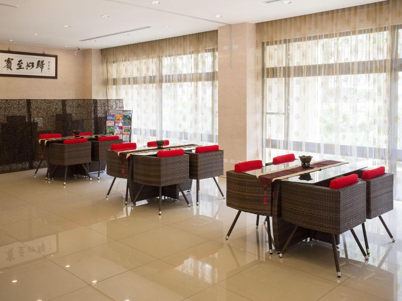 Tai-Yi Red Maple Resort image