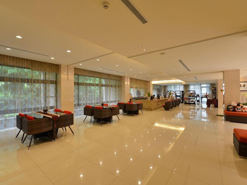Tai-Yi Red Maple Resort image