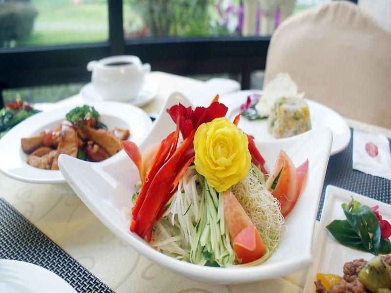 Tai-Yi Red Maple Resort image