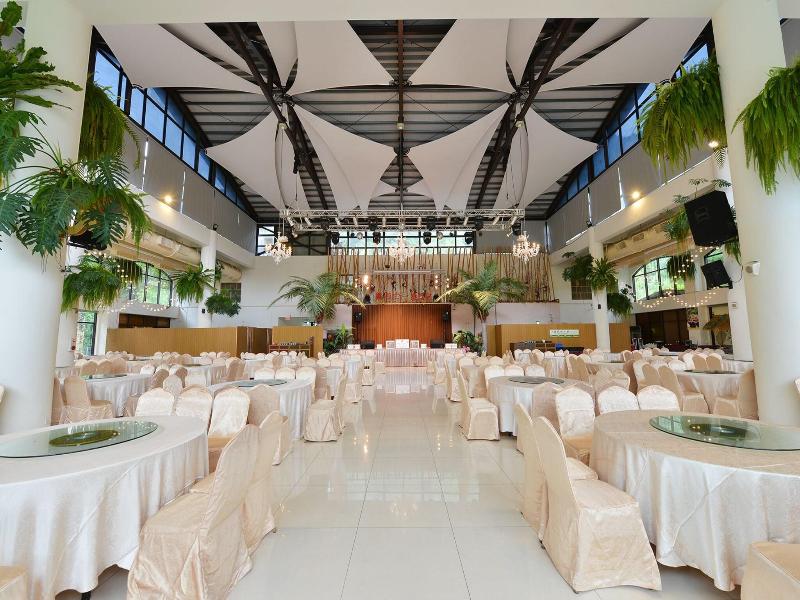 Tai-Yi Red Maple Resort image