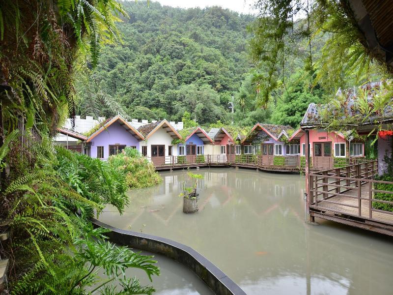 Tai-Yi Red Maple Resort image