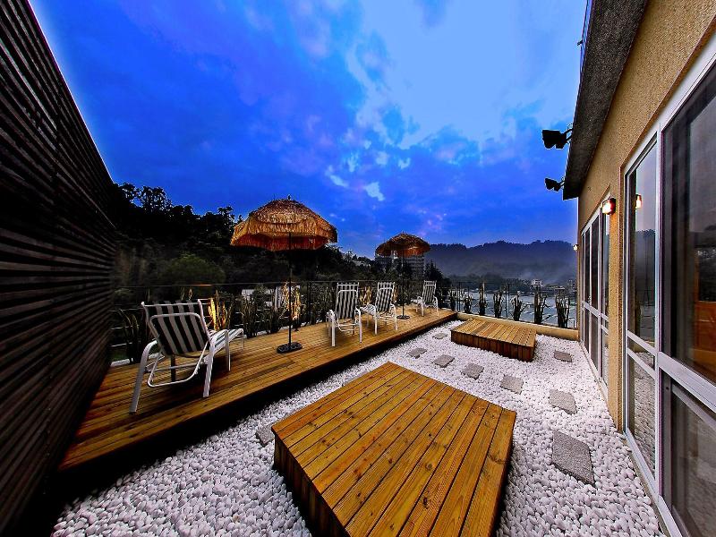 Sun Moon Lake Karuizawa Villa B&B image