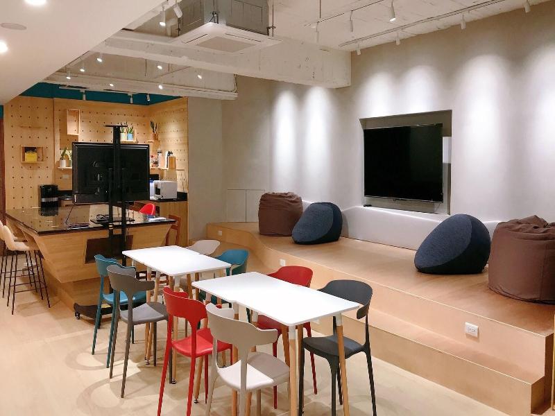 Tainan First Hotel image