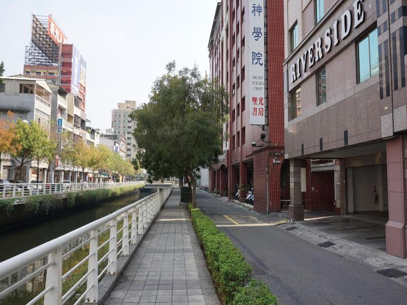 Riverside Hotel image