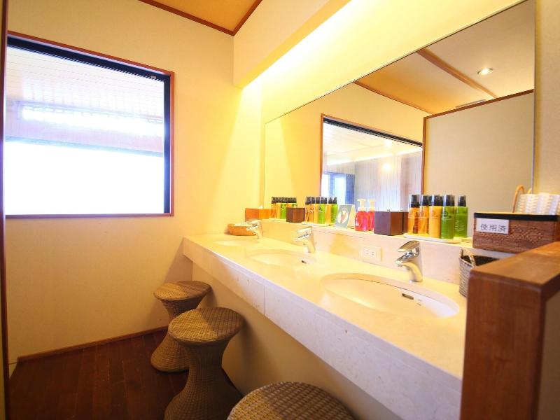 FUJI KAWAGUCHIKO ONSEN RAKUYU image