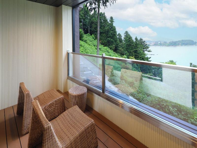 FUJI KAWAGUCHIKO ONSEN RAKUYU image