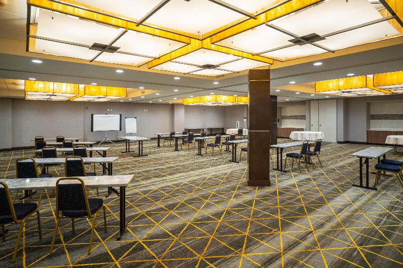 Holiday Inn St. Louis - Creve Coeur image