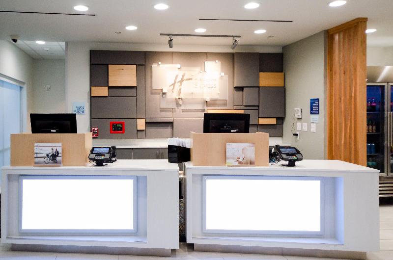 Holiday Inn Express & Suites Taylor image