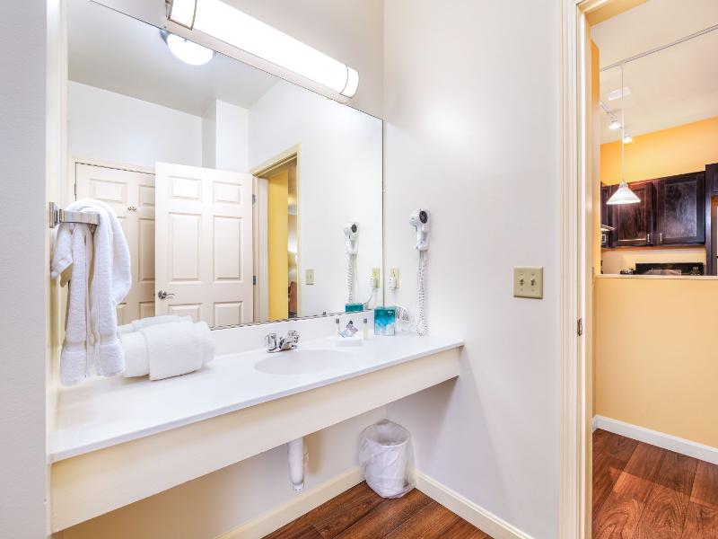 Berkshire Mountain Lodge image