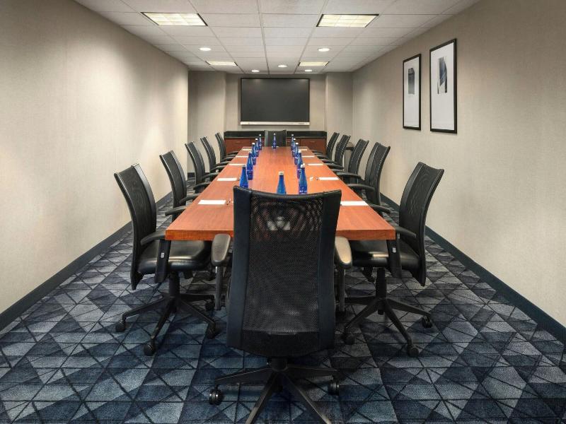 Courtyard By Marriott Hartford Cromwell image