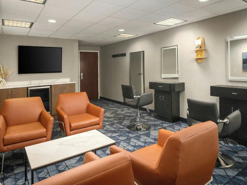 Courtyard By Marriott Hartford Cromwell image