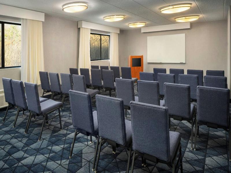 Courtyard By Marriott Hartford Cromwell image