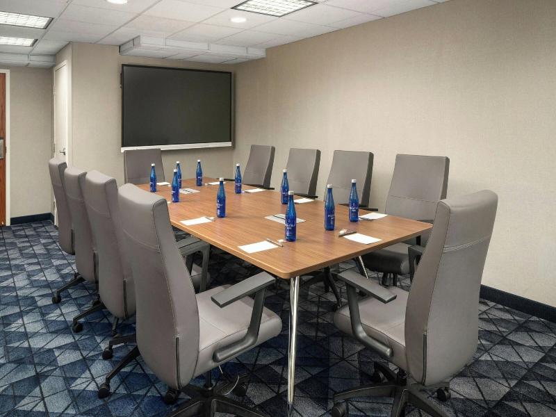 Courtyard By Marriott Hartford Cromwell image