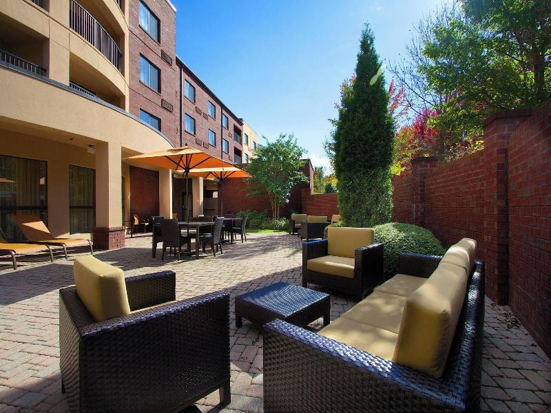 Courtyard By Marriott Blacksburg image
