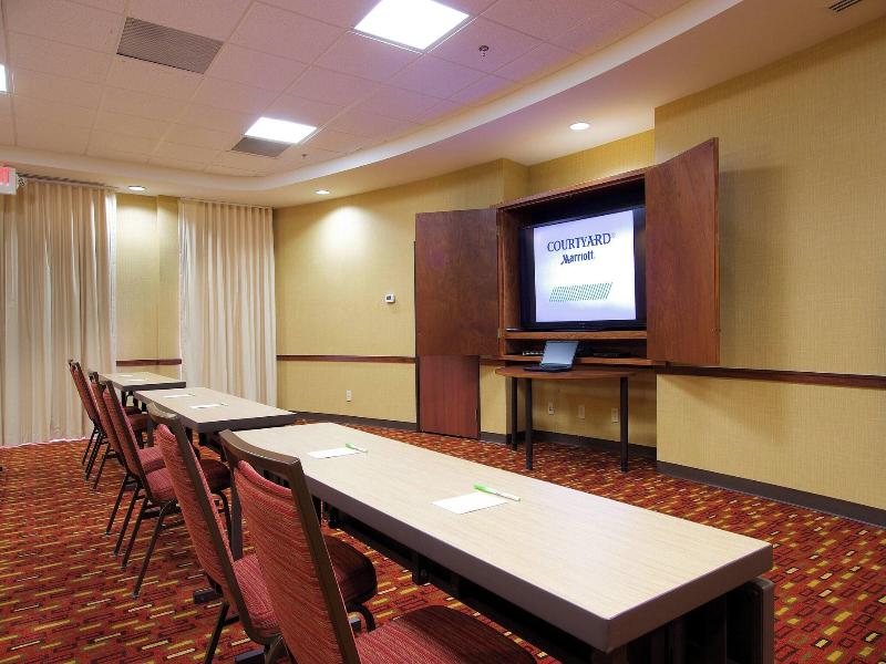Courtyard By Marriott Blacksburg image