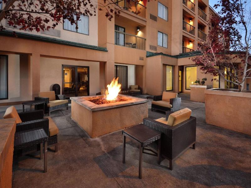 Courtyard By Marriott Beckley
