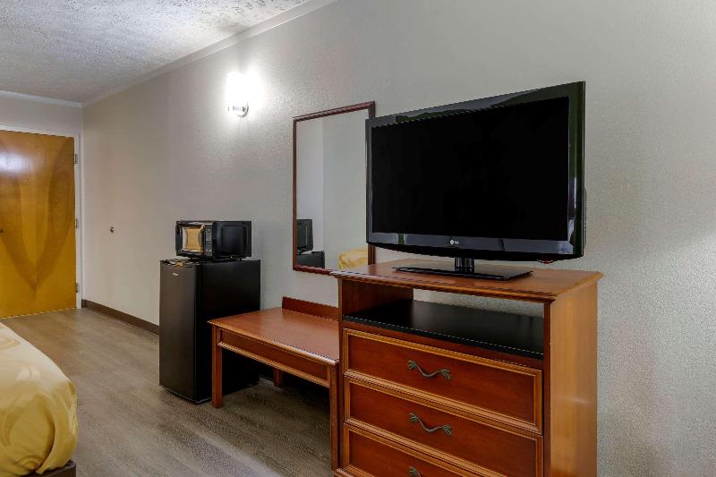 Quality Inn - Roxboro South image