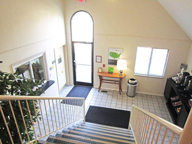 Suburban Studios Columbus East image
