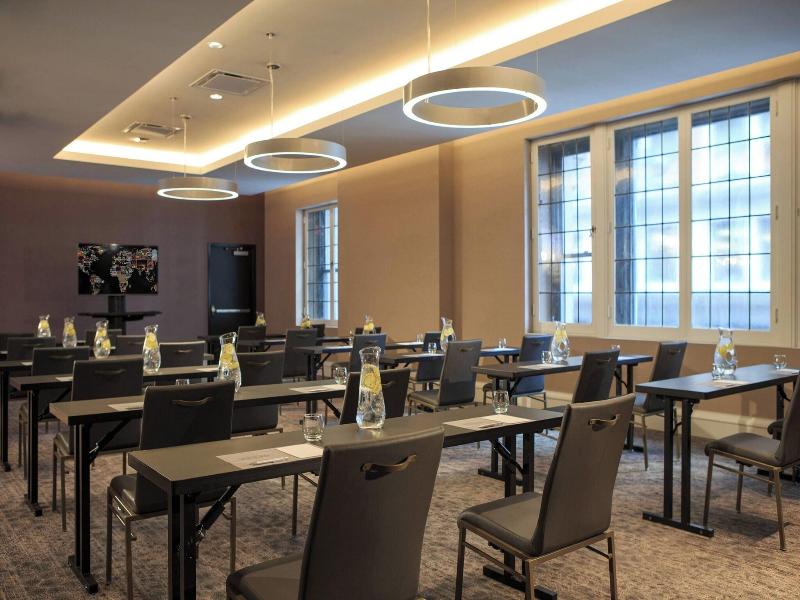 Renaissance Cincinnati Downtown Hotel image