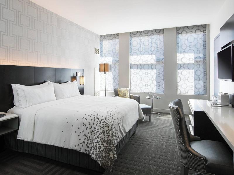 Renaissance Cincinnati Downtown Hotel image