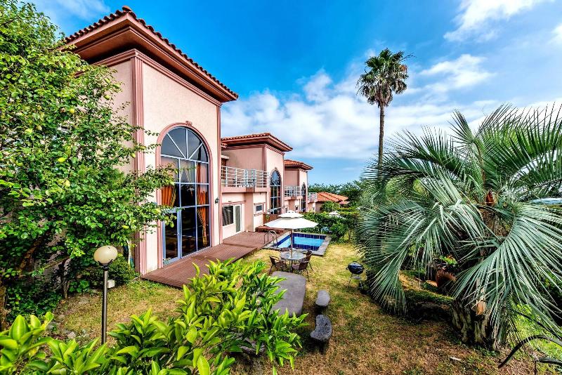 Palm Valley Resort image