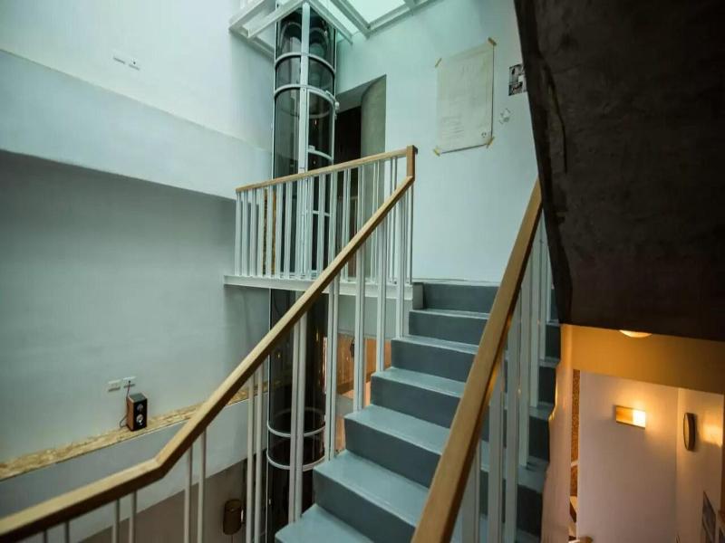 Orange Moon Inn image