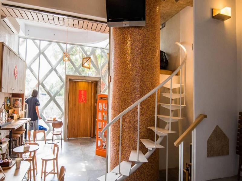 Orange Moon Inn image