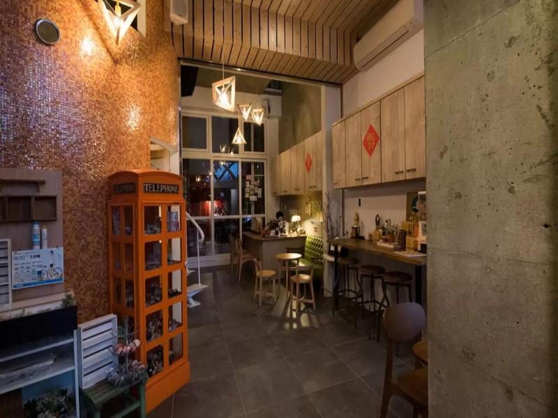 Orange Moon Inn image