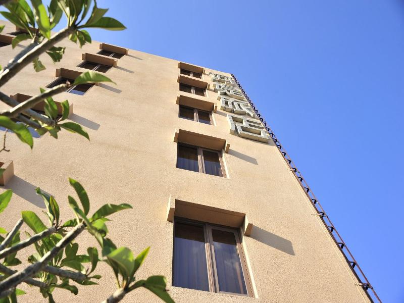 The Riverside Hotel Hengchun image