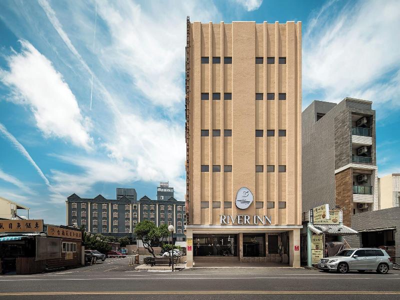 The Riverside Hotel Hengchun image