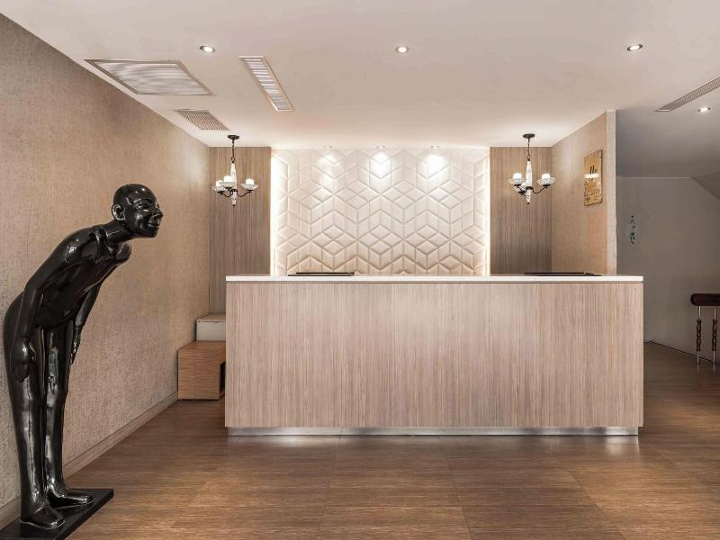 The Riverside Hotel Hengchun image