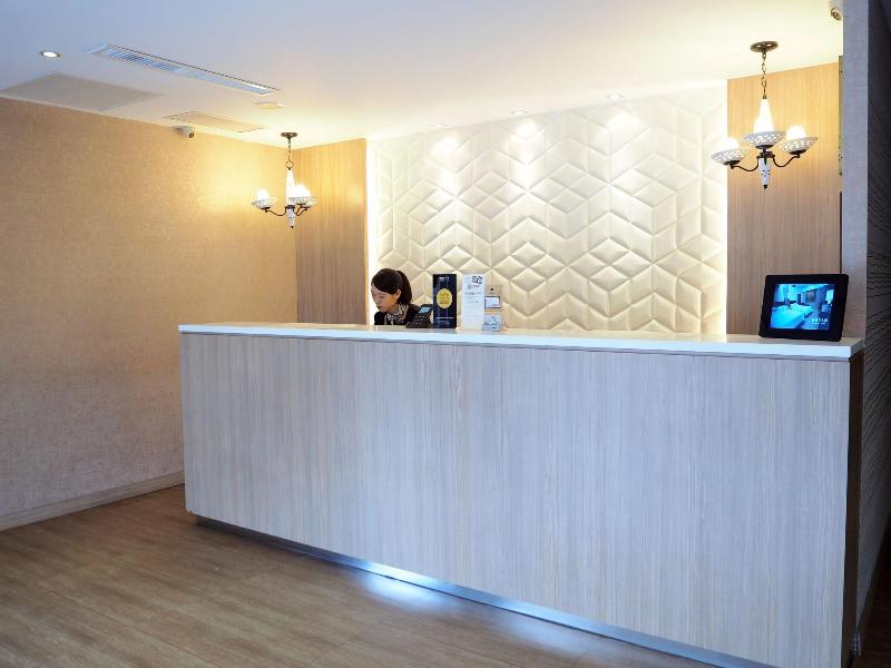 The Riverside Hotel Hengchun image