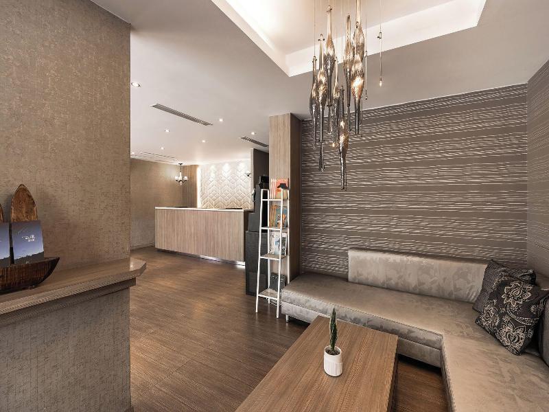 The Riverside Hotel Hengchun image