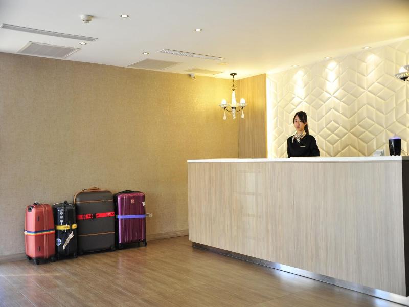 The Riverside Hotel Hengchun image
