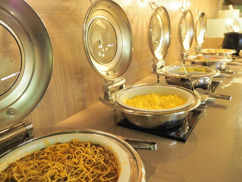 The Riverside Hotel Hengchun image