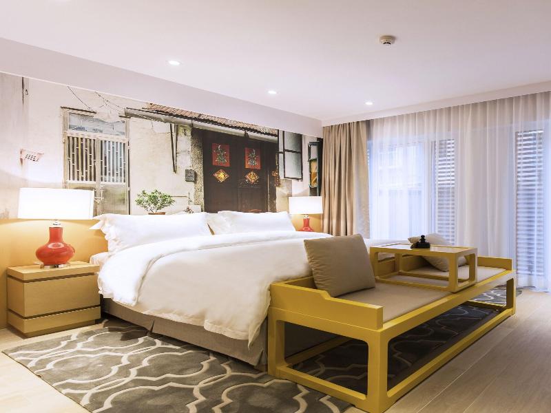 Caravel Hotel image