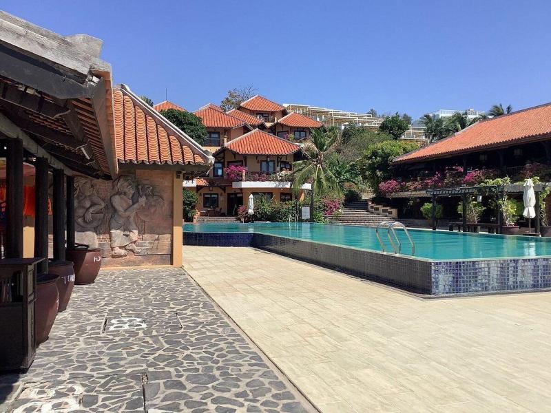 Poshanu Resort image