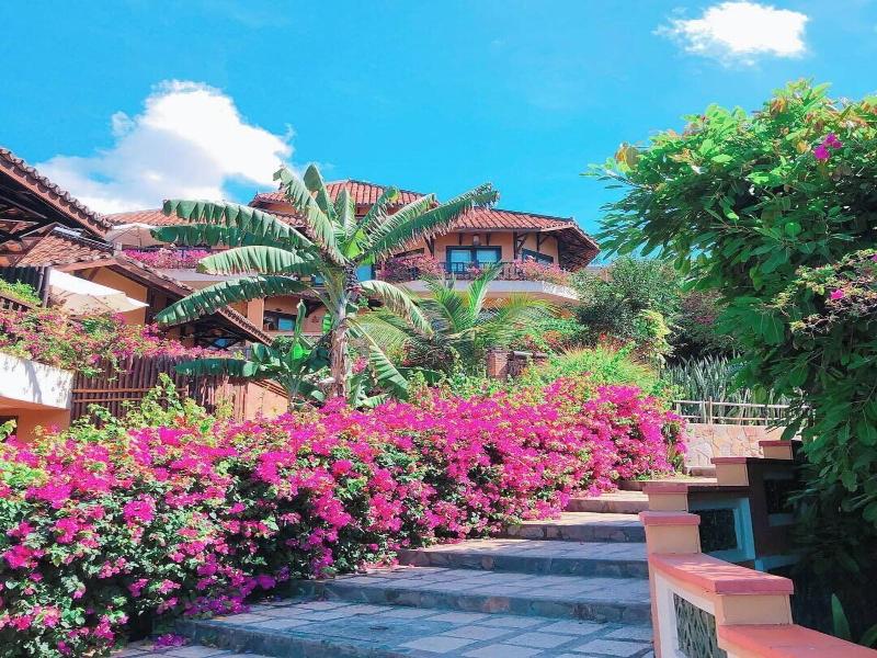 Poshanu Resort image