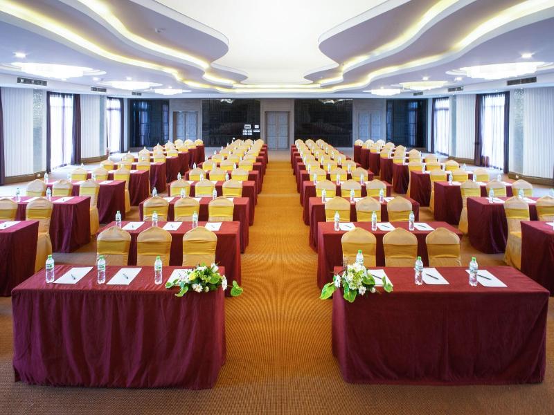 Muong Thanh Holiday Mui Ne Hotel image