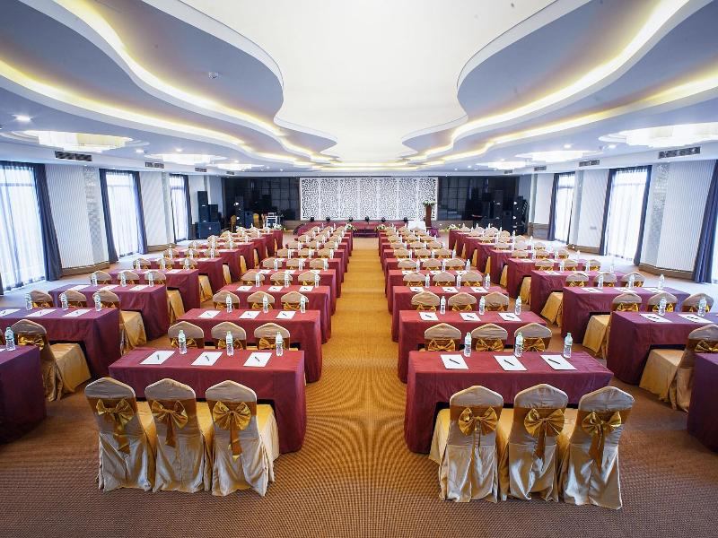 Muong Thanh Holiday Mui Ne Hotel image