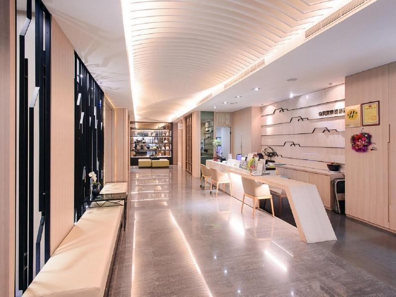 Kiwi Express Hotel-Kaohsiung Station image