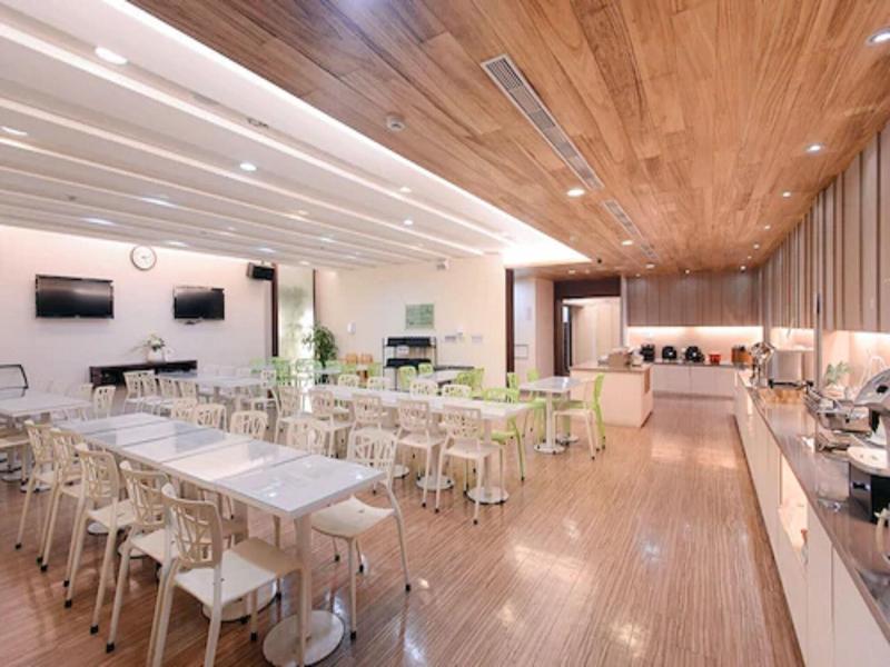 Kiwi Express Hotel-Kaohsiung Station image