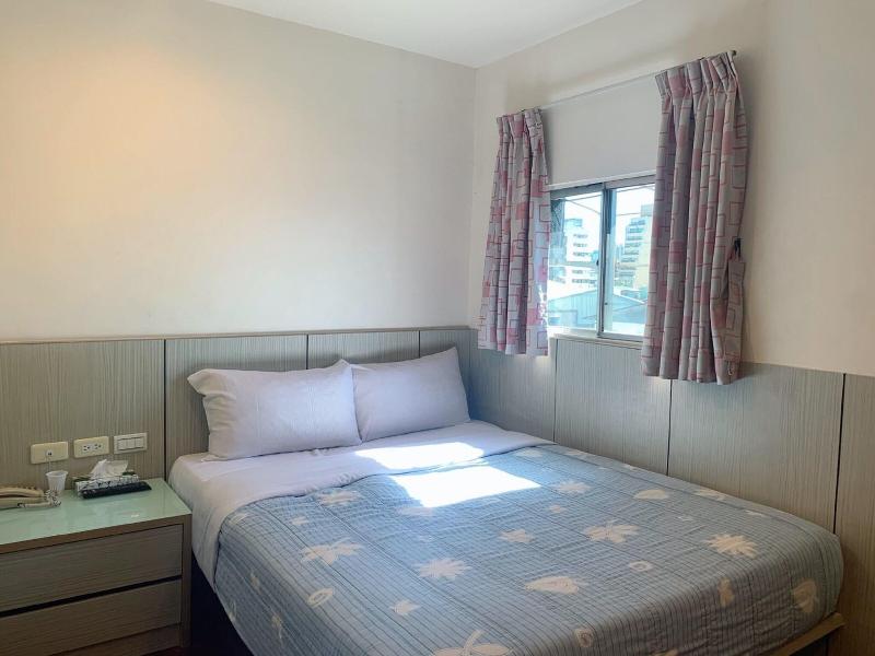 Ruei Gung Business Hotel image