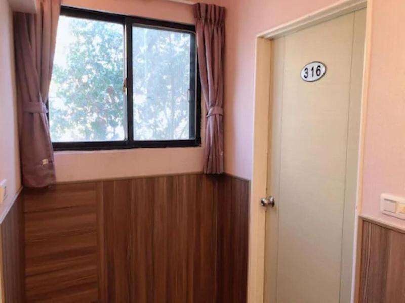 Ruei Gung Business Hotel image