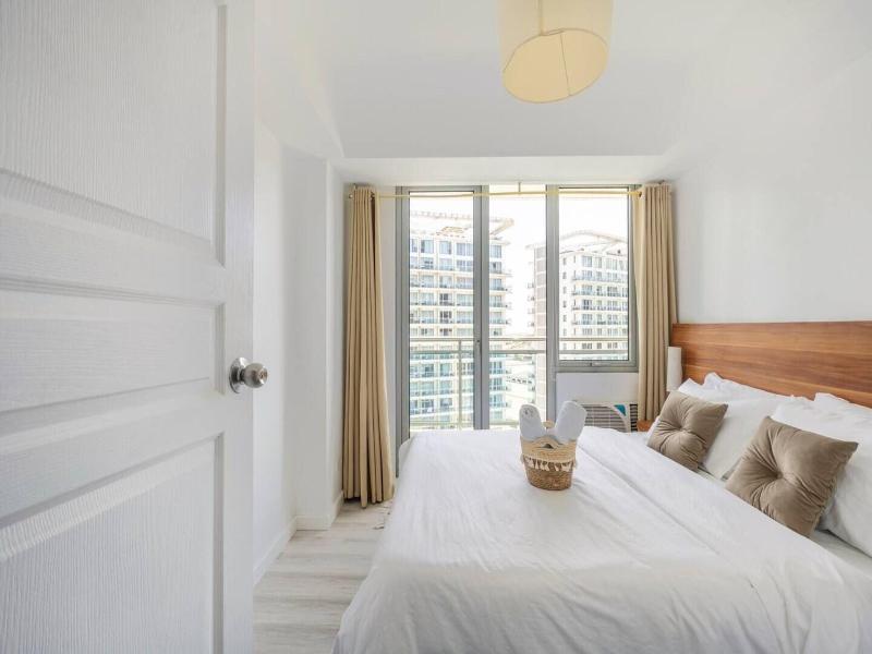 Azure Urban Resort Residences image