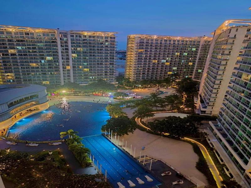 Azure Urban Resort Residences image