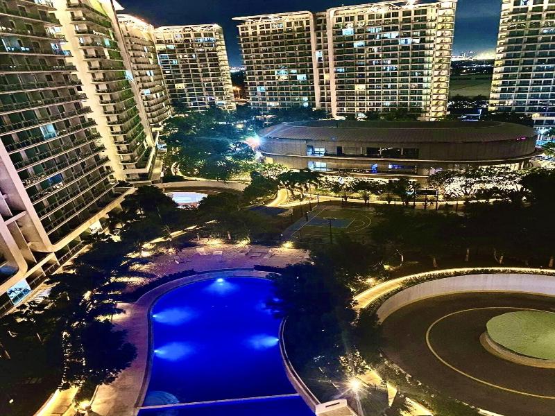 Azure Urban Resort Residences image