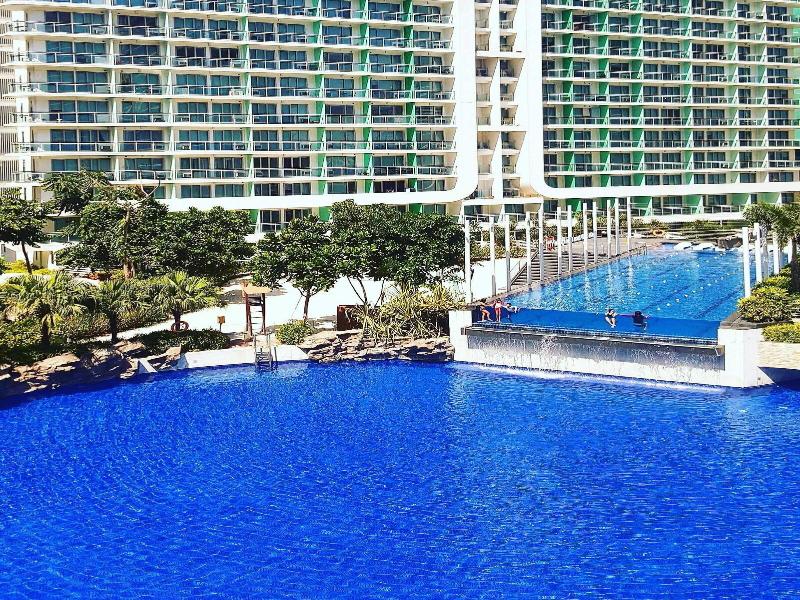 Azure Urban Resort Residences image